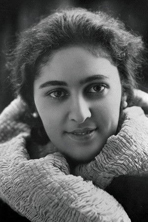 Kira Andronikashvili backdrop