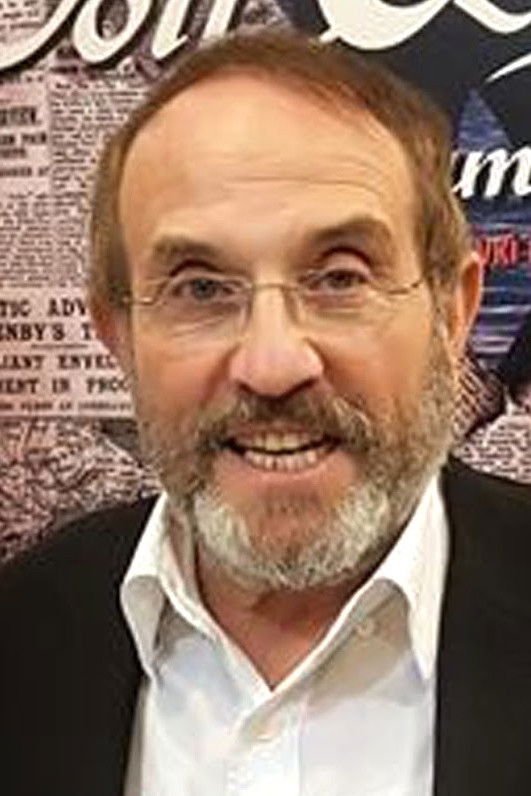 Mehmet E. Soyarslan backdrop