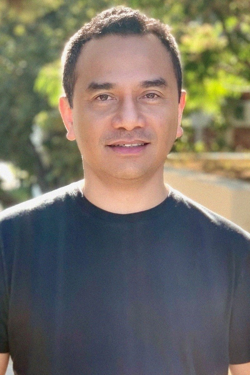 Yam Laranas backdrop