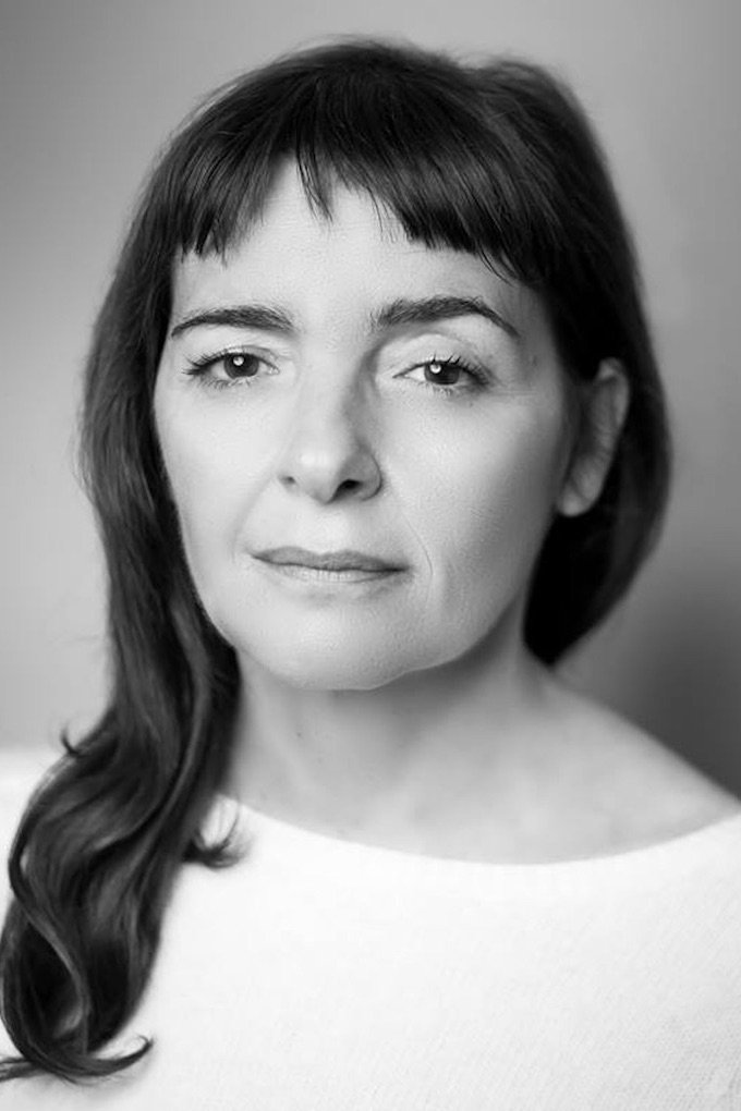 Ana Brandão backdrop