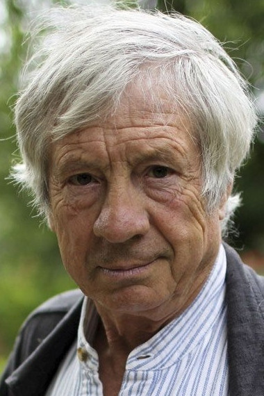 Zhan-Lui Furnje backdrop