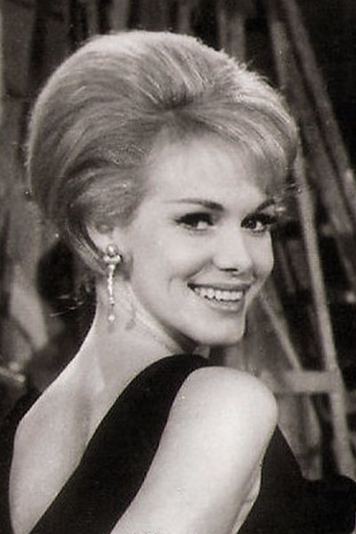 Ellen Kessler backdrop