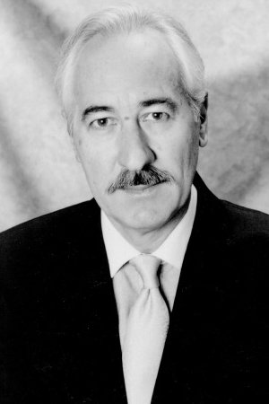 Bernard Larmande backdrop