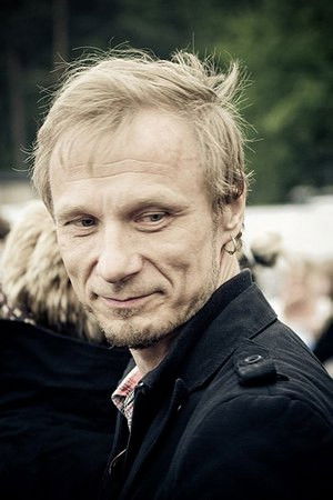 Ismo Alanko backdrop