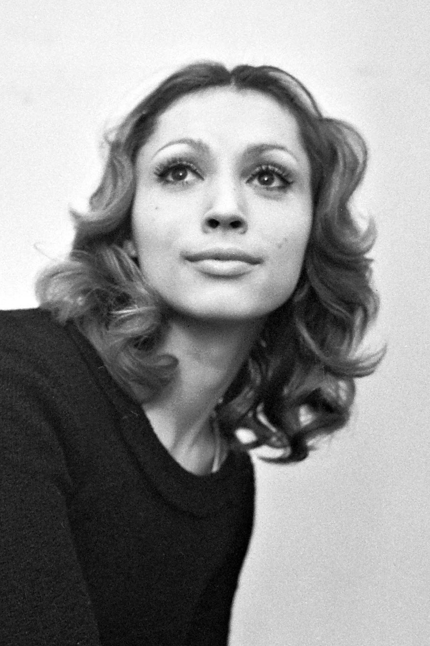 Zsuzsa Pálos backdrop