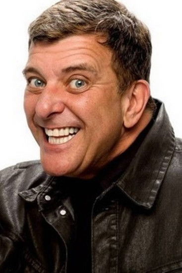 Jorge Fernando backdrop