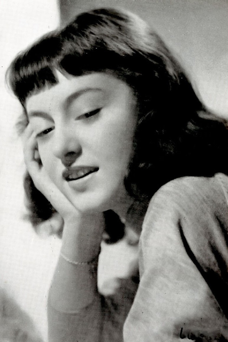 Maresa Gallo backdrop