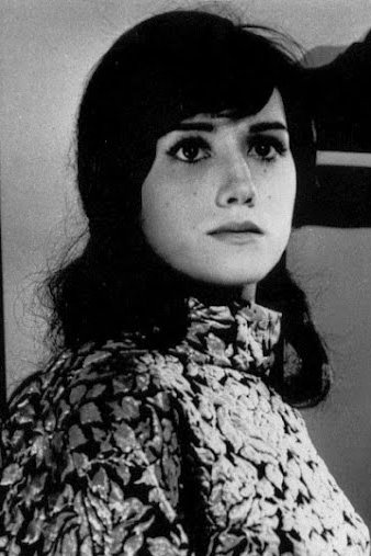 Isabel Ruth backdrop