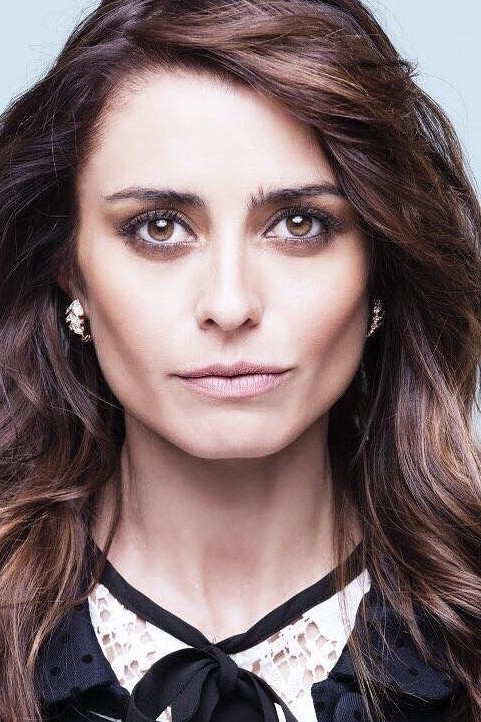 Patrícia Tavares backdrop