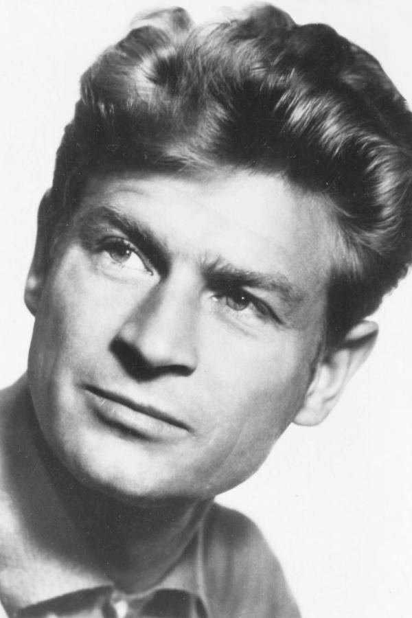 Stanisław Mikulski backdrop