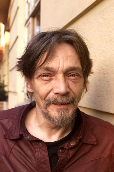 Ole Neumann backdrop