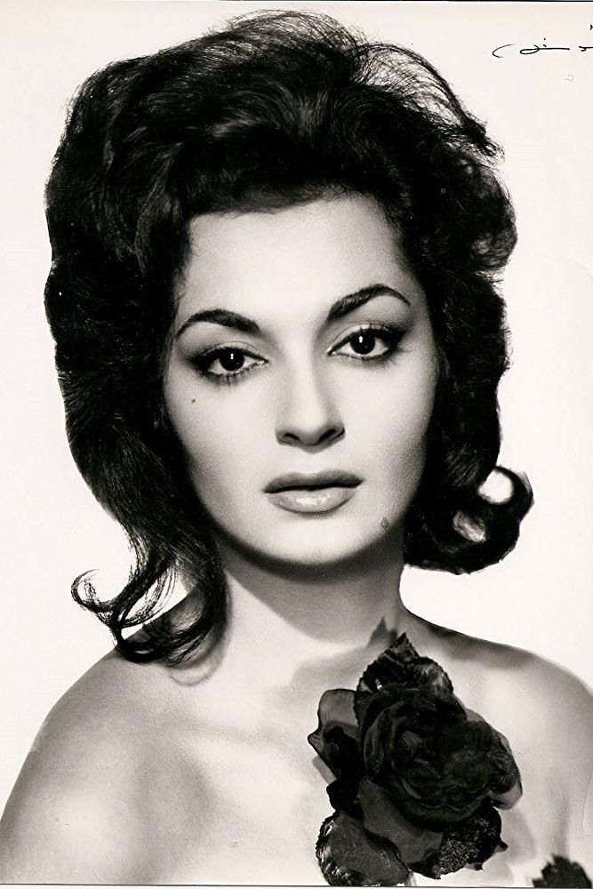 Mikaela Wood backdrop