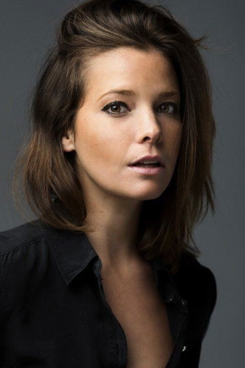 Kyrié Capri backdrop