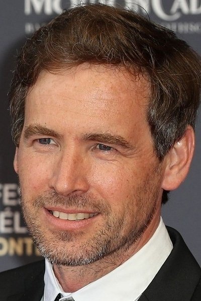 Alexis Loret backdrop