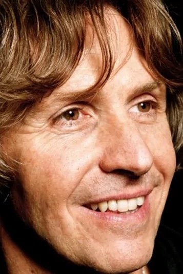 Terence Reis backdrop