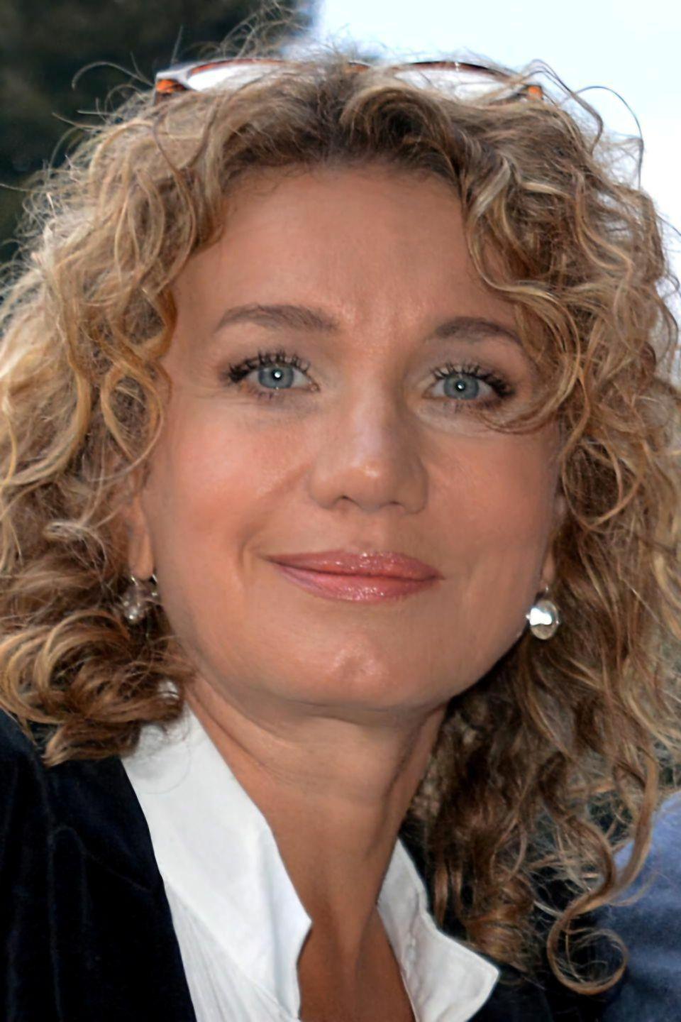 Joanna Trzepiecińska backdrop