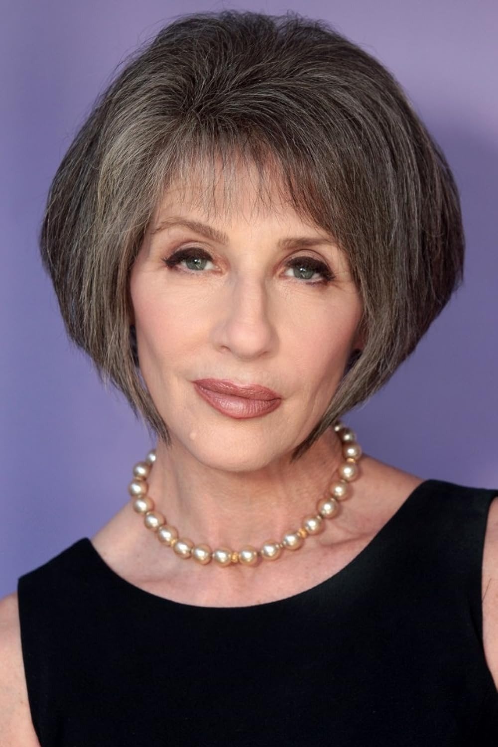 Bettina Devin backdrop