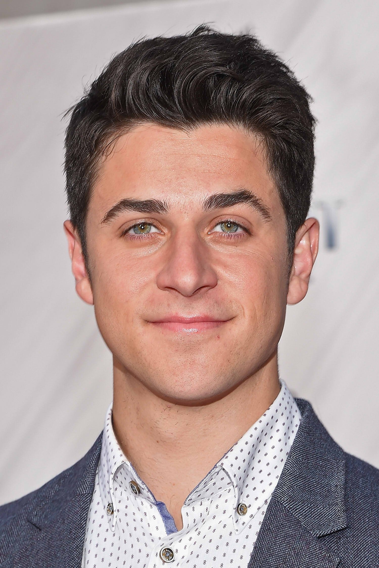 David Henrie backdrop