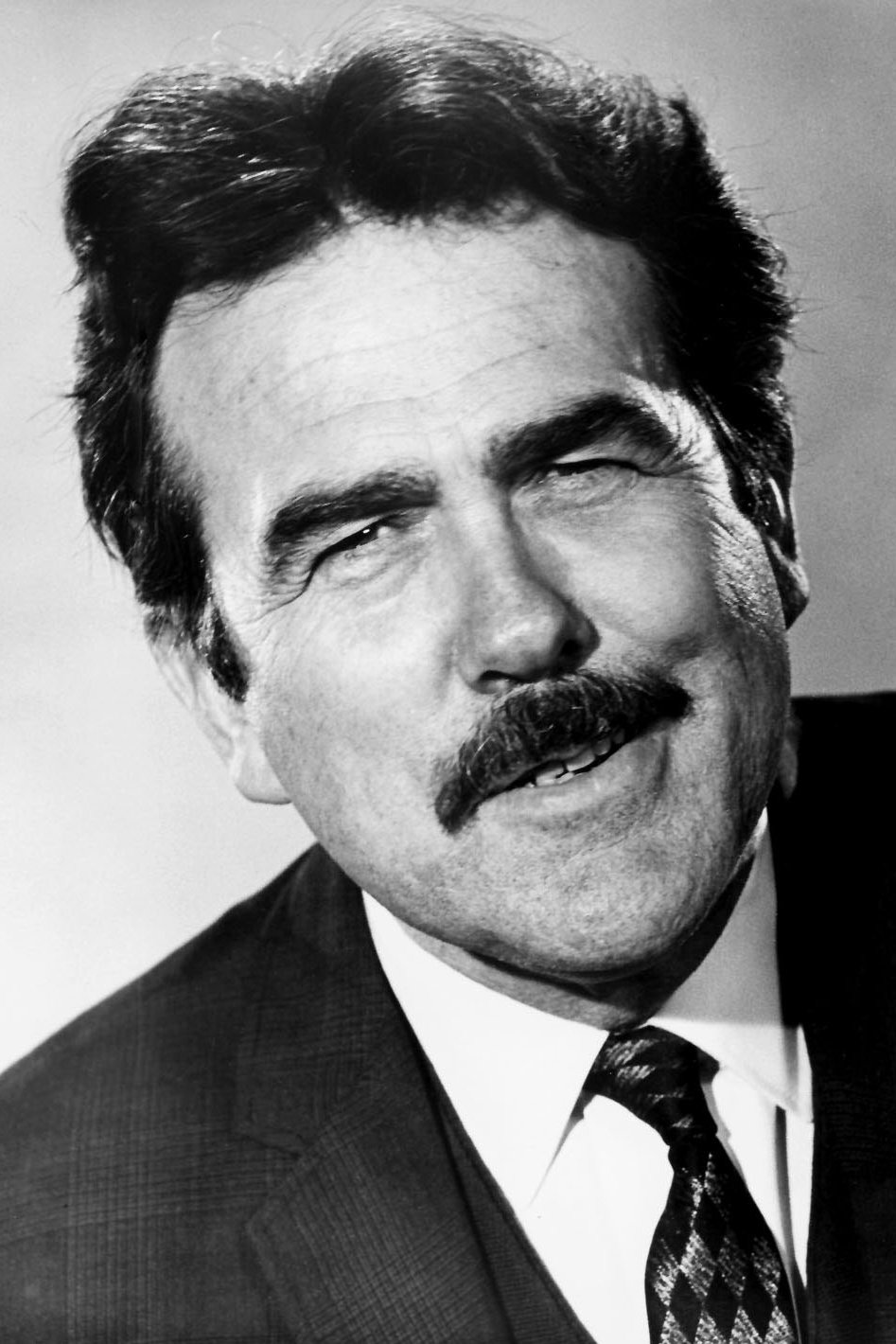 Loni Çapman backdrop