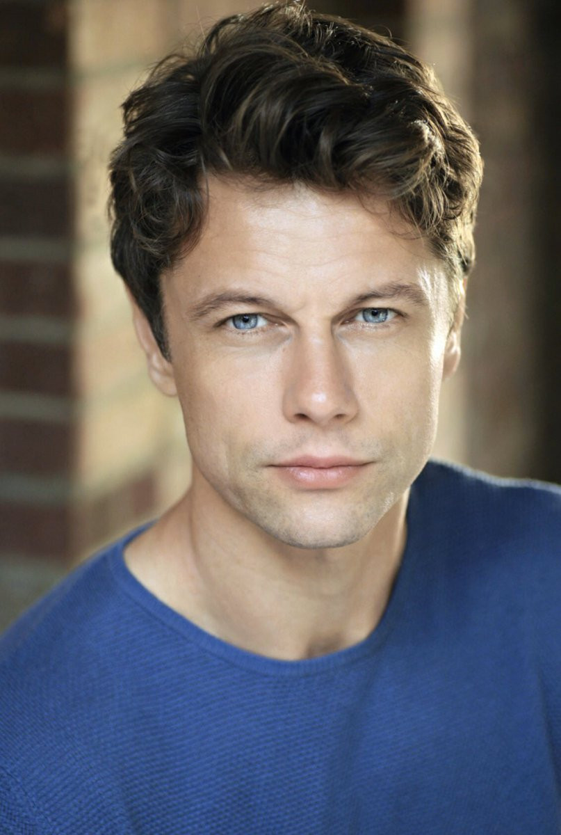 Leon Ockenden backdrop