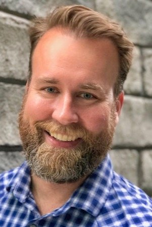 Marc Thompson backdrop