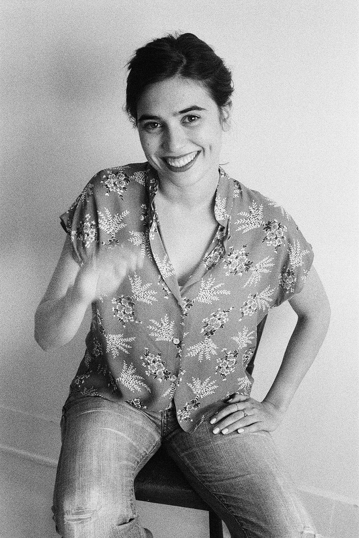 Clara Mamet backdrop