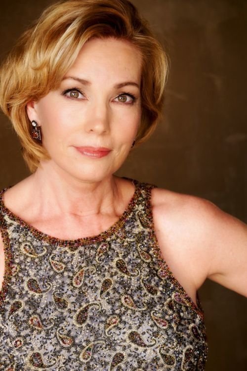 Lou Mulford backdrop