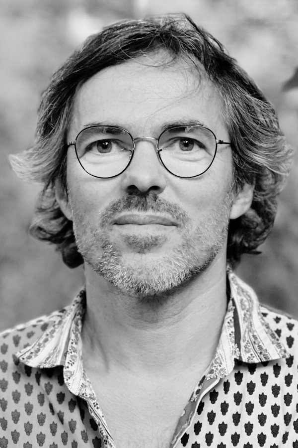 Nicolas Canniccioni backdrop