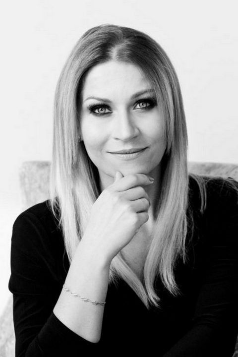 Magdalena Emilianowicz backdrop