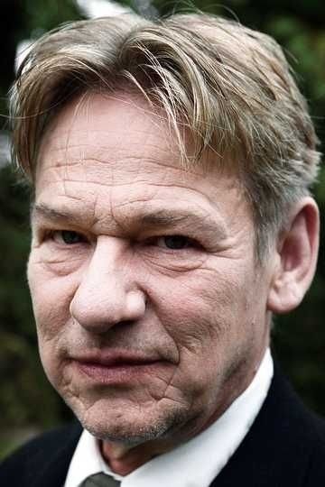 Kenneth Milldoff backdrop