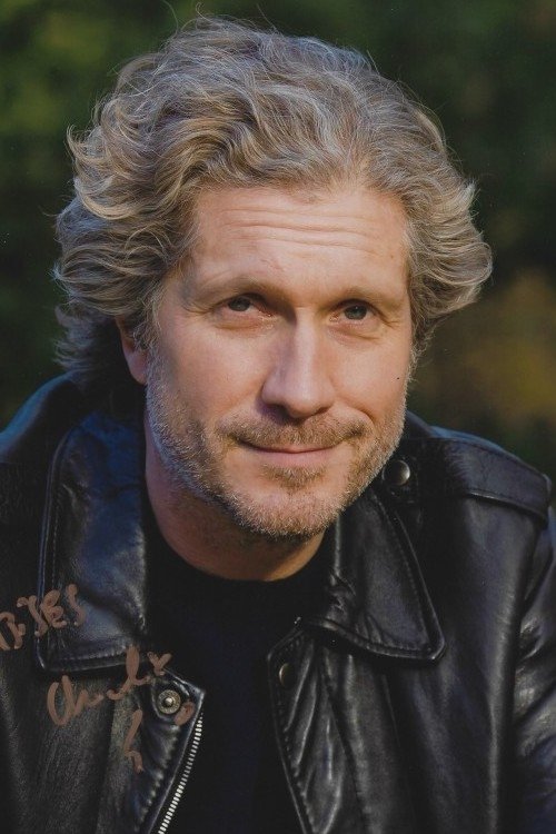 Çarli Dypont backdrop