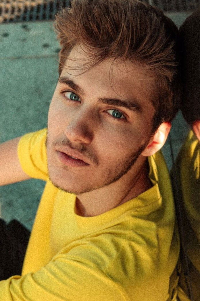 Javier Cidoncha backdrop