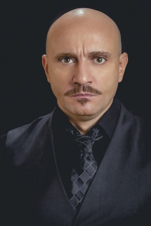 Darío Ripoll backdrop