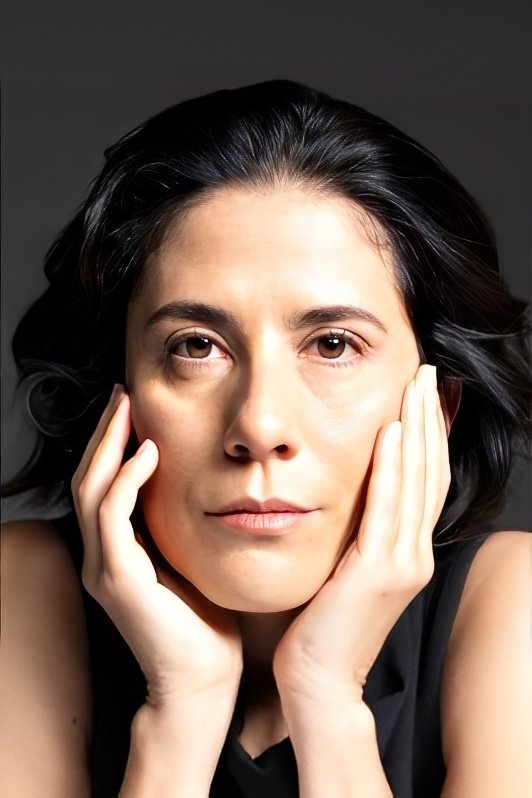 Montserrat Marañon backdrop