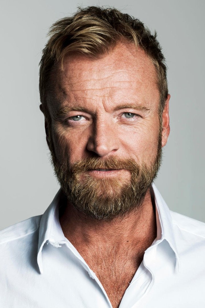 Richard Dormer backdrop