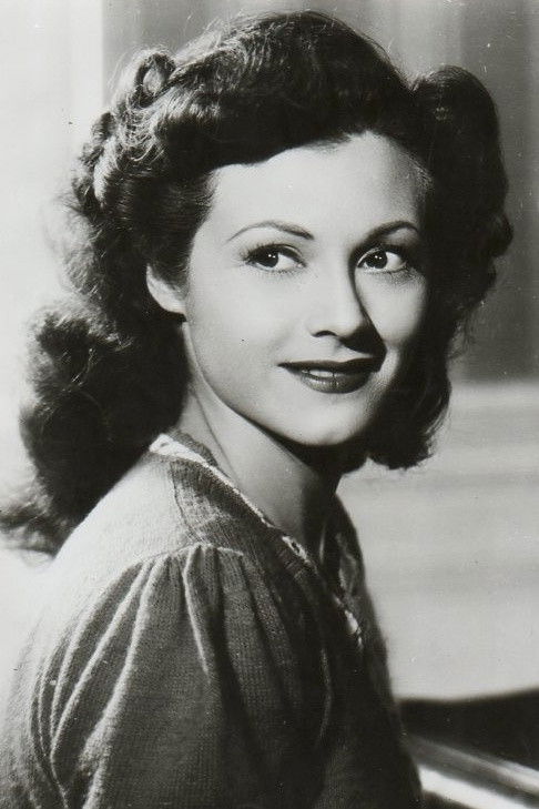 Esther Fernández backdrop