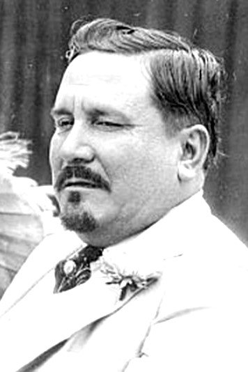 Nick De Ruiz backdrop