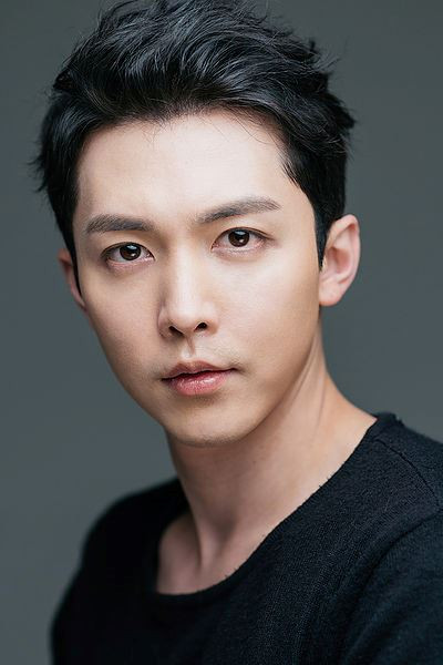 Ryu Sang-wook backdrop