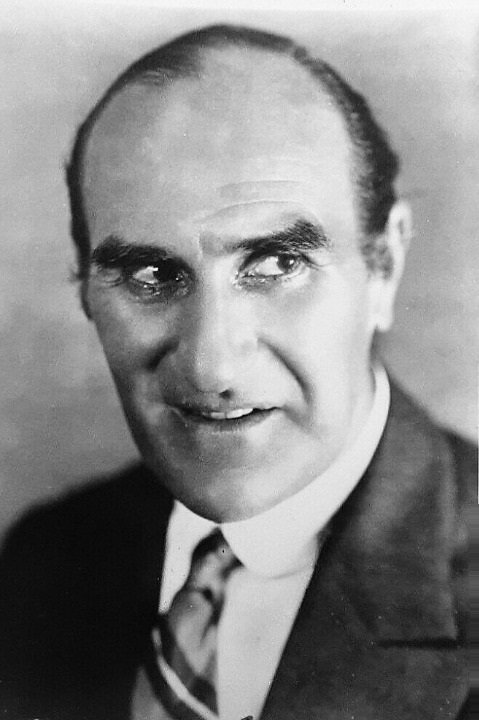 Ernest Torrence backdrop