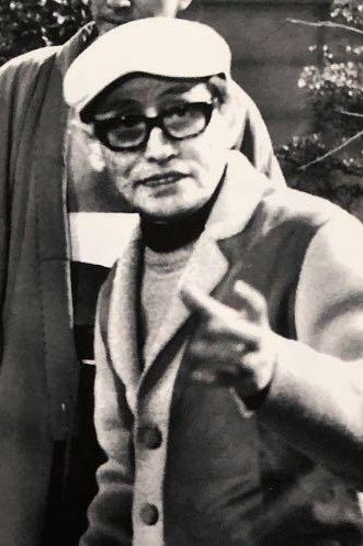 Masahiro Makino backdrop