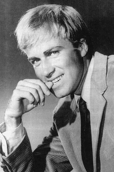 Aron Kincaid backdrop