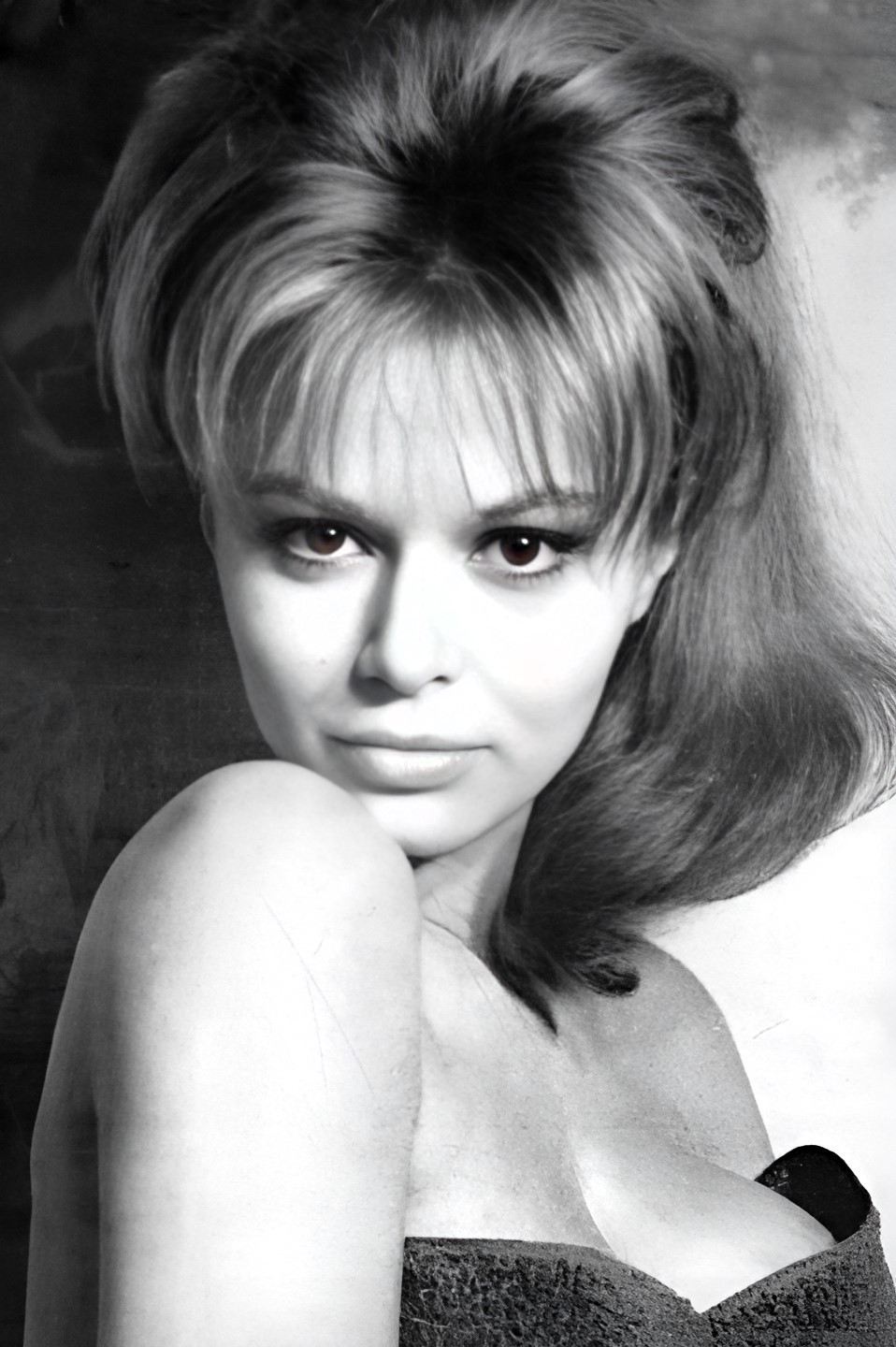 Evi Marandi backdrop