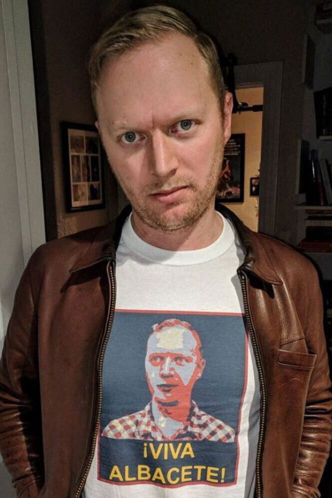 Jonas Neubauer backdrop