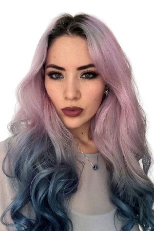 Andrea Pedrero backdrop