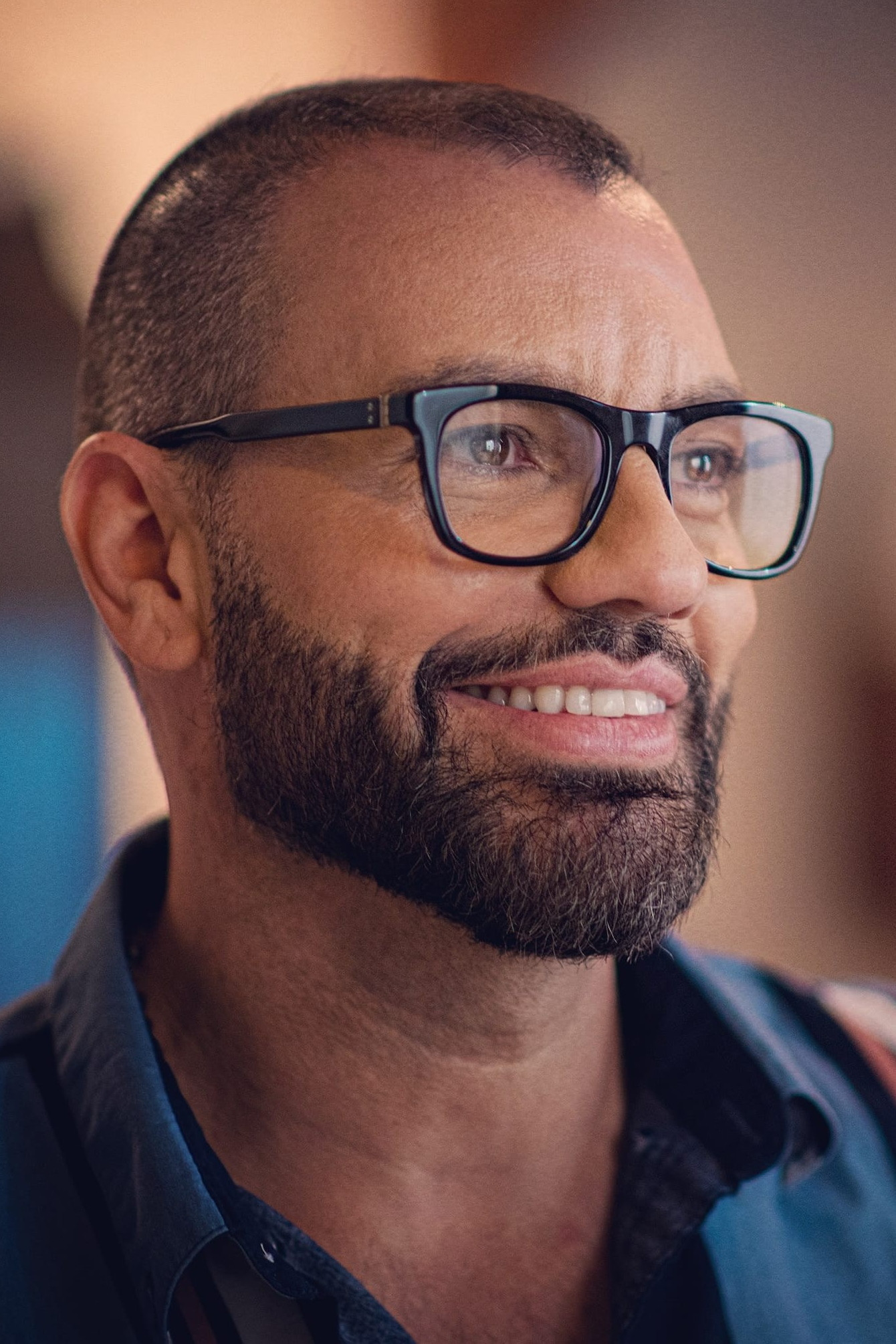 Freddy Viquez backdrop