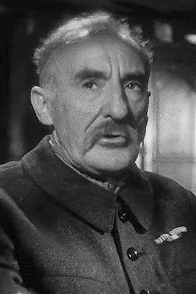 Guy Favières backdrop