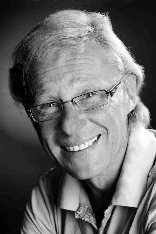 Heikki Paavilainen → Hejki Pavilajnen backdrop