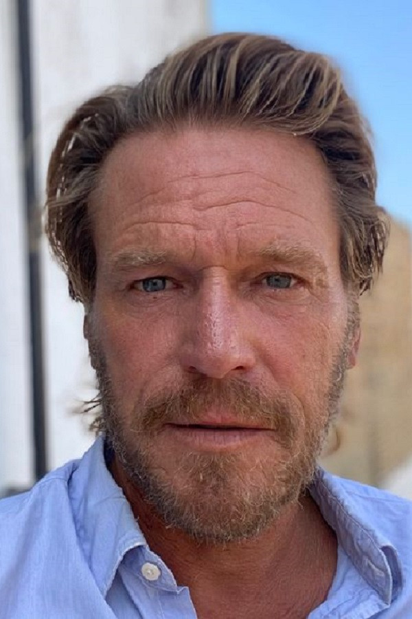 Tobias Kay → Tobiash Kej backdrop