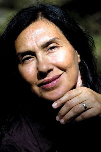 Mina Azarian backdrop