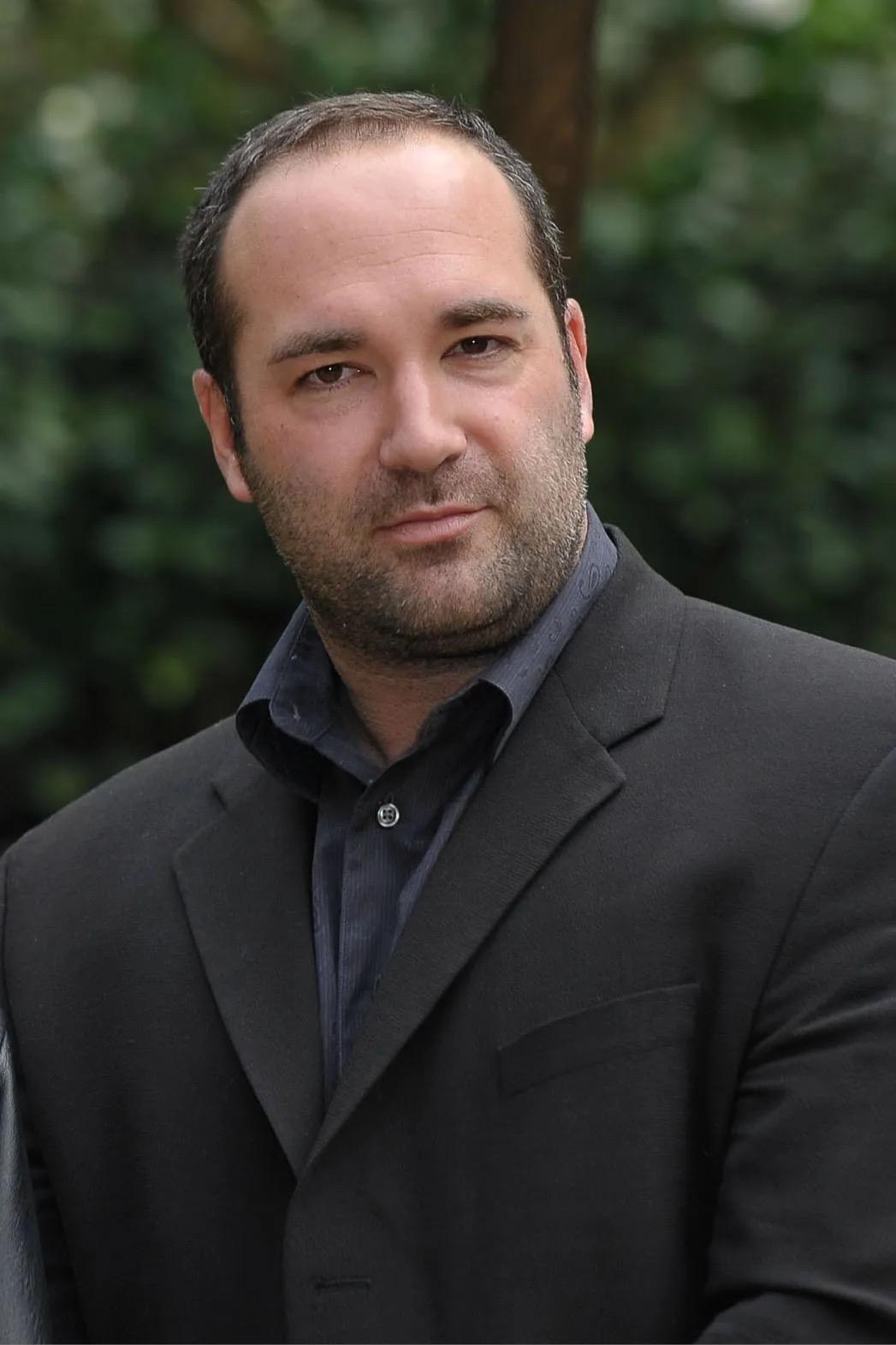 Steven Schneider backdrop